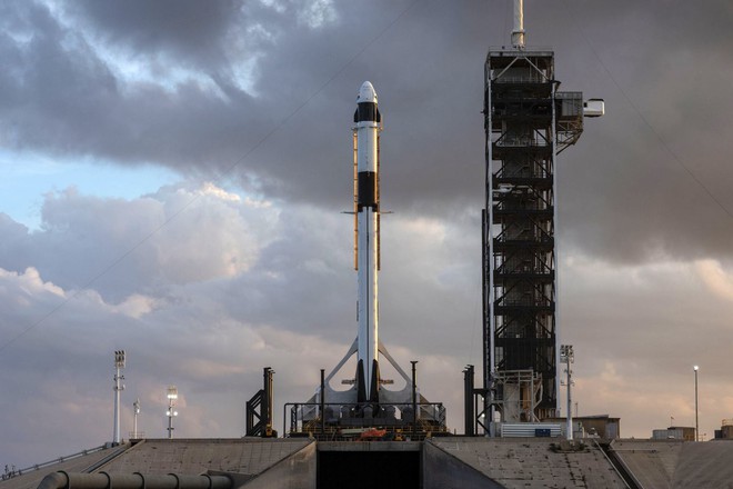 Long Đội - con tàu đầu tiên SpaceX kết hợp cùng NASA sắp được phóng và bạn có thể theo dõi trực tiếp - Ảnh 2.