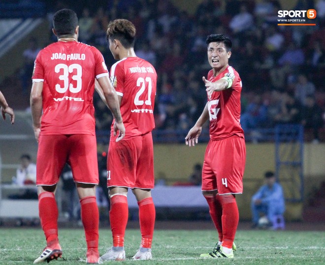 Dũng bộ đội vừa chỉ đạo gay gắt, vừa ghi bàn đầu tiên ở V.League giúp Viettel chiến thắng - Ảnh 6.