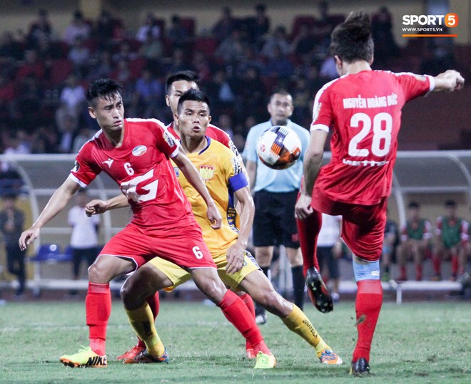 Dũng bộ đội vừa chỉ đạo gay gắt, vừa ghi bàn đầu tiên ở V.League giúp Viettel chiến thắng - Ảnh 3.