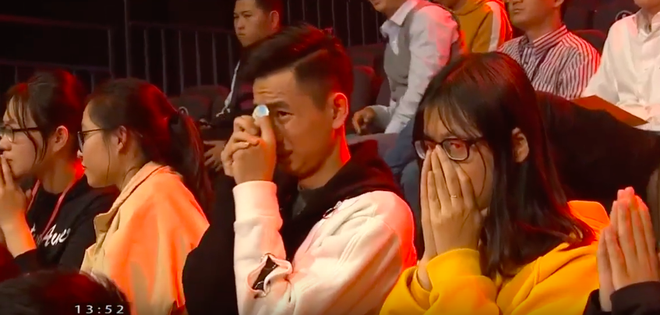 Chủ quan tại phần thi Về đích, hot boy Nghệ An khiến khán giả bật khóc nức nở vì tuột mất cơ hội vào Chung kết năm Olympia 2019 - Ảnh 5.