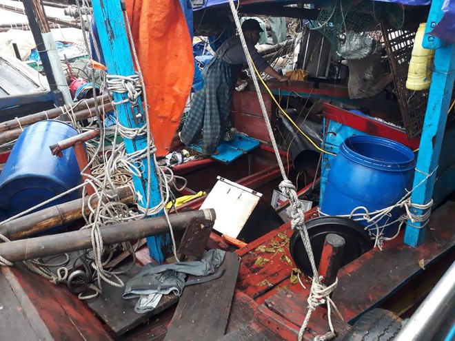 Nổ b&igrave;nh gas tr&ecirc;n t&agrave;u đ&aacute;nh bắt c&aacute; ngo&agrave;i biển, 6 người trọng thương - Ảnh 2.