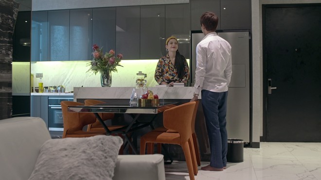 G&aacute;i xinh bỏ rơi, g&aacute;i xấu coi như anh trai shipper, B Trần đ&iacute;ch thị l&agrave; th&aacute;nh nhọ trong Mối T&igrave;nh Đầu Của T&ocirc;i - Ảnh 8.