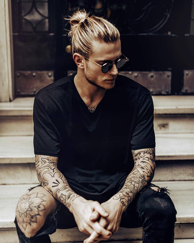 Trai đẹp Loris Karius lại mắc sai lầm, khiến HLV nghi ngờ anh c&oacute; vấn đề về t&acirc;m thần - Ảnh 4.