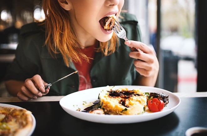 Người bị trào ngược dạ dày nên chú ý tới những điều này để không làm tình trạng bệnh thêm tồi tệ - Ảnh 2.