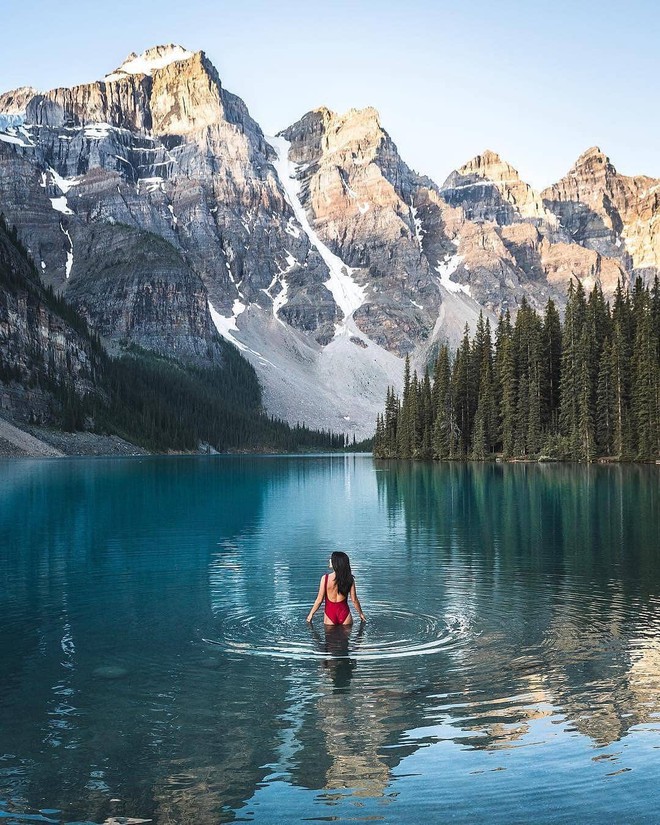 Có gì hay ở hồ nước màu xanh ngọc bích được mệnh danh là thiên đường trần gian ở Canada? - Ảnh 2.