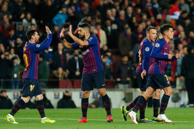 Ronaldo gọi, Messi trả lời: Bọ ch&eacute;t nguy&ecirc;n tử tr&igrave;nh diễn phong độ thần th&aacute;nh trong chiến thắng hủy diệt 5-1 trước Lyon (Ph&aacute;p) - Ảnh 7.
