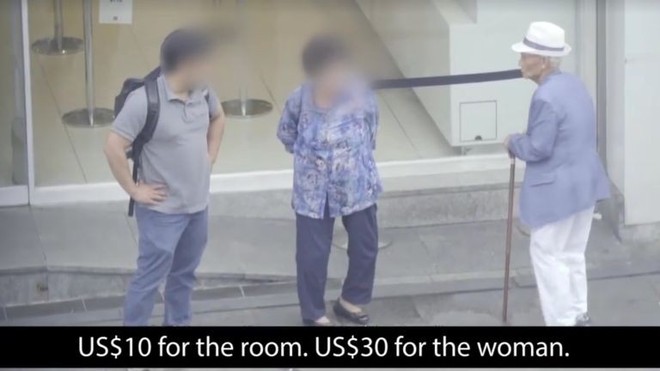 Những cụ b&agrave; h&agrave;nh nghề mại d&acirc;m ở H&agrave;n Quốc: Con c&aacute;i kh&ocirc;ng quan t&acirc;m, bị đẩy v&agrave;o đường c&ugrave;ng trong x&atilde; hội - Ảnh 2.