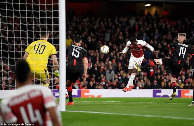 Chiến binh báo đen tỏa sáng, Arsenal ngược dòng xuất sắc tiến vào tứ kết Europa League - Ảnh 2.