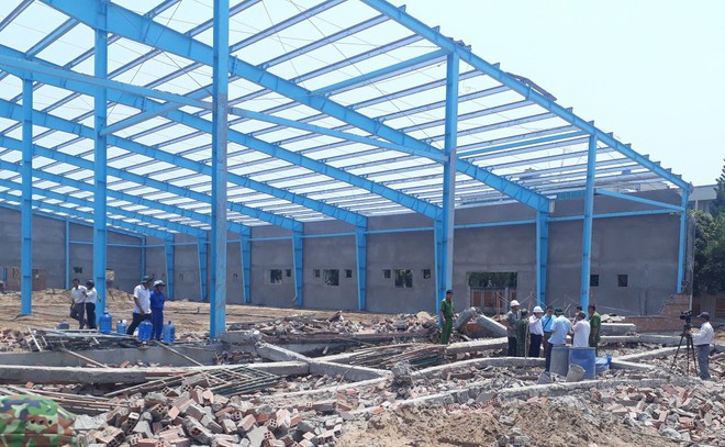 Vĩnh Long: Sập tường công trình nhà xưởng vùi lấp ít nhất 15 công nhân, 5 người tử vong - Ảnh 2.
