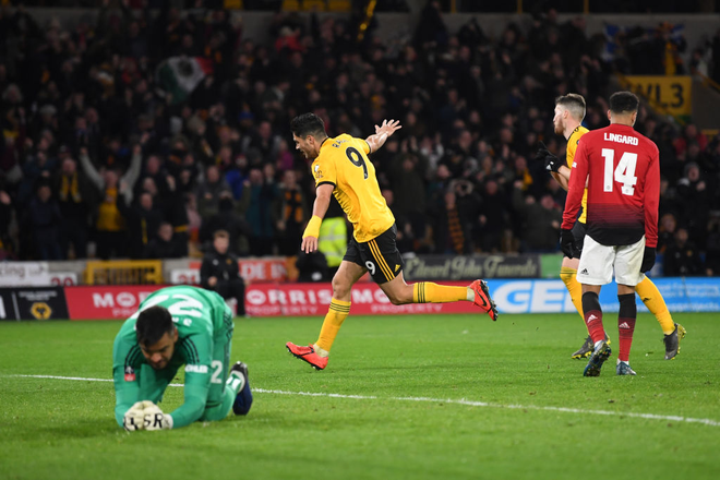 Công cùn và thủ kém, Manchester United bị đá bay khỏi FA Cup ở tứ kết - Ảnh 8.