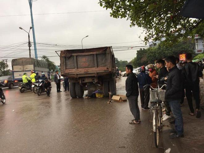 Nữ sinh đi xe m&aacute;y điện tử vong thương t&acirc;m tr&ecirc;n đường đi học th&ecirc;m về - Ảnh 1.
