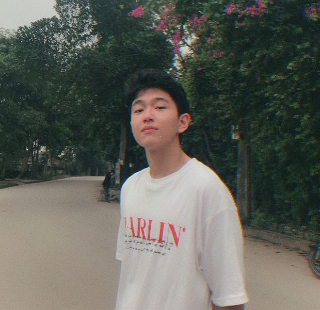 Loạt ảnh t&oacute;c xoăn, m&ocirc;i tều si&ecirc;u dễ thương của hot boy HSG Quốc gia  - Ảnh 2.