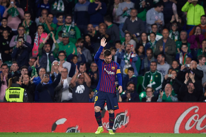 Messi lập hat-trick siêu phẩm và phản ứng không ngờ từ các cổ động viên đối phương - Ảnh 6.