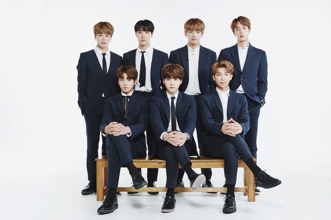 BTS và 10 dấu mốc “mở đường” cho Kpop: Diễn ở Grammy, 3 lần no.1 Billboard 200 cùng hàng loạt “lần đầu tiên” khiến ARMY phổng mũi tự hào - Ảnh 1.