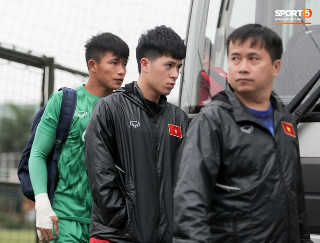 HLV Park Hang-seo cậy nhờ thần y chữa trị cho Đ&igrave;nh Trọng trước thềm v&ograve;ng loại U23 ch&acirc;u &Aacute; 2020 - Ảnh 2.