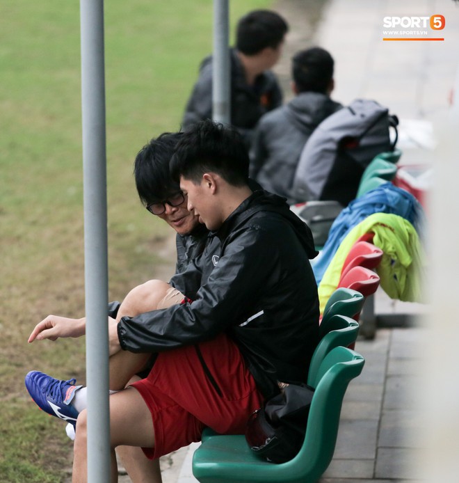 HLV Park Hang-seo cậy nhờ thần y chữa trị cho Đình Trọng trước thềm vòng loại U23 châu Á 2020 - Ảnh 5.