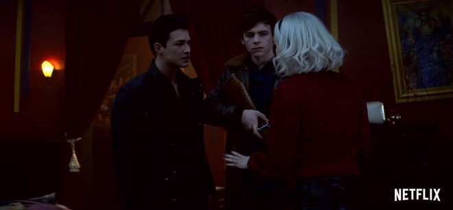 C&ocirc; ph&ugrave; thủy nhỏ Sabrina của Netflix đ&atilde; trở lại v&agrave; gh&ecirc; rợn hơn gấp bội - Ảnh 3.