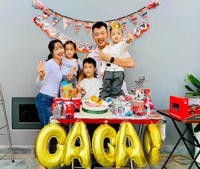 Ốc Thanh V&acirc;n c&ocirc;ng khai bộ ảnh cưới 11 năm trước, tiết lộ vẫn c&ograve;n giữ kỹ chiếc v&aacute;y cưới ngay cả khi kh&ocirc;ng c&ograve;n mặc vừa - Ảnh 4.