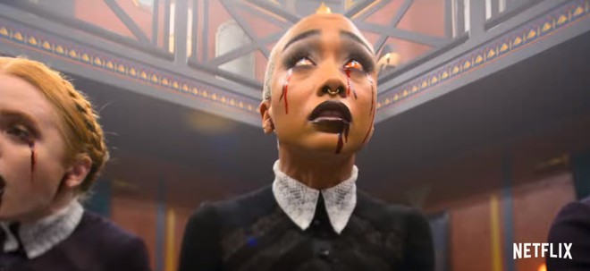 C&ocirc; ph&ugrave; thủy nhỏ Sabrina của Netflix đ&atilde; trở lại v&agrave; gh&ecirc; rợn hơn gấp bội - Ảnh 4.
