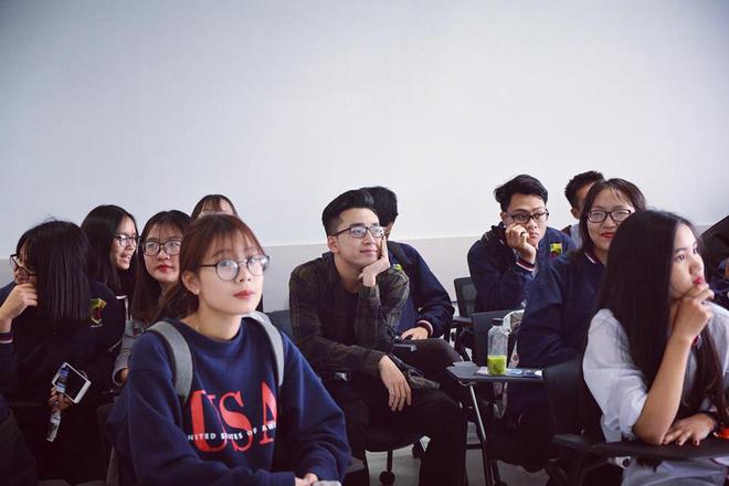 Gi&aacute;o vi&ecirc;n t&acirc;m l&yacute; phong c&aacute;ch như trai H&agrave;n khiến cư d&acirc;n mạng rần rần xin link - Ảnh 8.