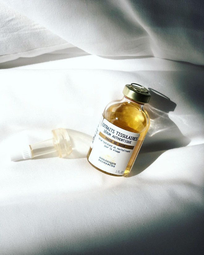 Bạn cần biết về Biologique Recherche: thương hiệu skincare c&oacute;... m&ugrave;i kh&oacute; ngửi lại c&ograve;n kh&oacute; mua nhưng vẫn khiến t&iacute;n đồ l&agrave;m đẹp l&ugrave;ng sục v&igrave; hiệu quả đ&aacute;ng kinh ngạc - Ảnh 11.