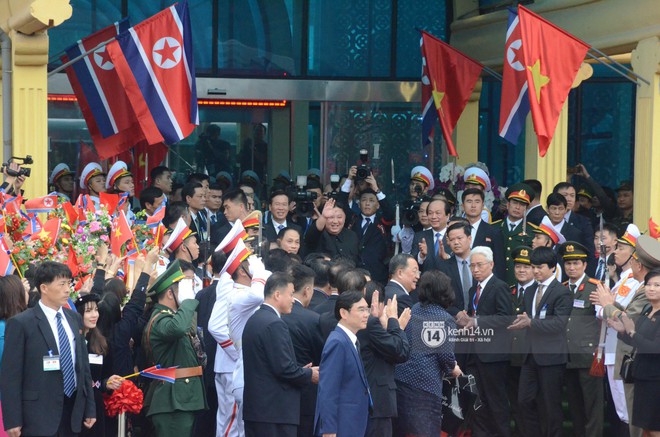 Ông Kim Jong-un vẫy tay tạm biệt và cảm ơn Việt Nam, lên tàu bọc thép trở về Triều Tiên - Ảnh 5.