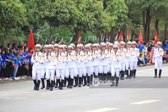 Ông Kim Jong-un vẫy tay tạm biệt và cảm ơn Việt Nam, lên tàu bọc thép trở về Triều Tiên - Ảnh 16.