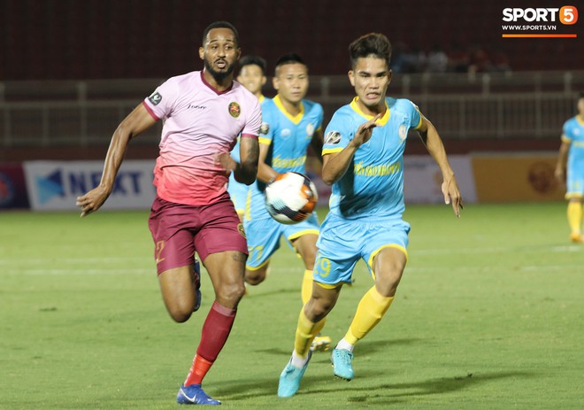 L&acirc;u lắm rồi mới được thấy Văn Ho&agrave;ng U23 phong độ v&agrave; rạng ngời tr&ecirc;n s&acirc;n cỏ như thế - Ảnh 7.