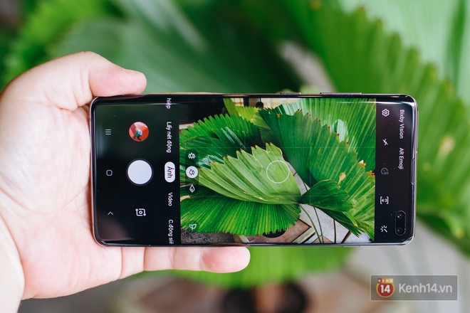 Mở hộp Galaxy S10+ chính thức tại Việt Nam: Thiết kế cực đẹp, 3 camera sau, cảm biến vân tay dưới màn hình - Ảnh 14.