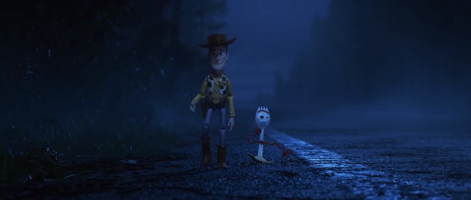 Cả rổ đồ chơi quen thuộc trở lại đối đầu búp bê quỷ ám trong trailer Toy Story 4 - Ảnh 2.