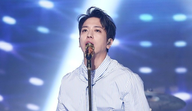 Vì sao Jonghyun bị fan yêu cầu đuổi khỏi CNBLUE nhưng vẫn được FNC một mực giữ lại? - Ảnh 2.