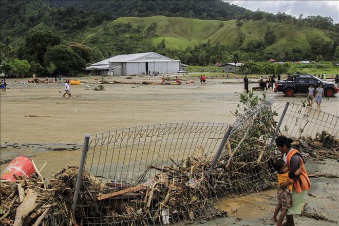  Nạn nhân thiệt mạng do lũ lụt và lở đất tại Indonesia tăng lên 107 người  - Ảnh 1.