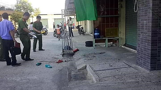 Một diễn vi&ecirc;n g&aacute;nh l&ocirc; t&ocirc; bị đ&acirc;m thiệt mạng - Ảnh 3.