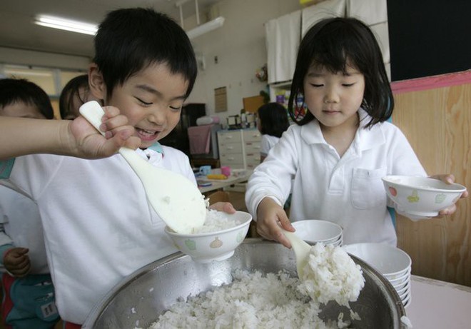 Mục sở thị bữa ăn kiểu mẫu của học sinh Nhật để biết vì sao nền giáo dục của quốc gia này khiến cả thế giới phải học tập - Ảnh 2.