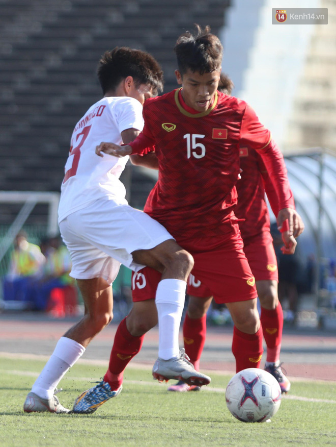 Tiểu Công Phượng tiếc nuối sau pha bỏ lỡ không tưởng trong trận U22 Việt Nam vs U22 Philippines - Ảnh 2.