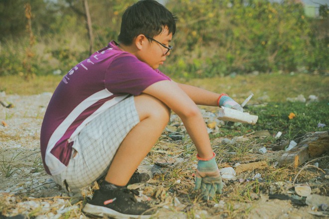 Không chờ phong trào #ChallengeForChange, nhóm bạn trẻ Phan Thiết đã miệt mài dọn rác suốt 1 năm qua: Chỉ dừng khi thành phố không còn rác nữa! - Ảnh 7.