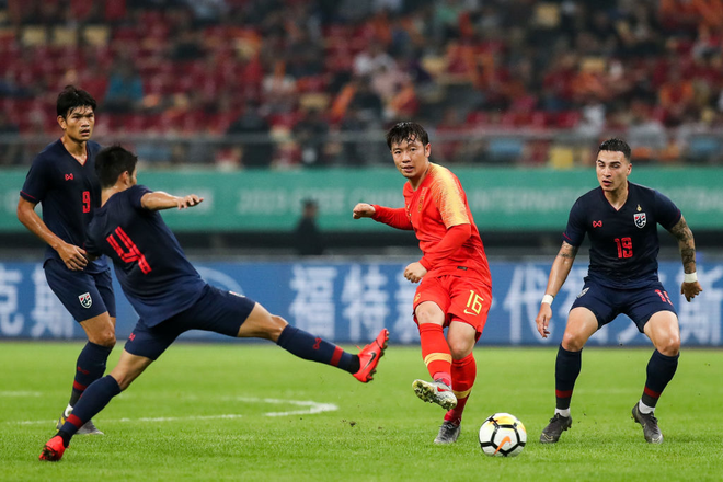 Messi Chanathip tỏa sáng, tuyển Thái Lan khiến Trung Quốc ôm hận ngay trên sân nhà - Ảnh 7.
