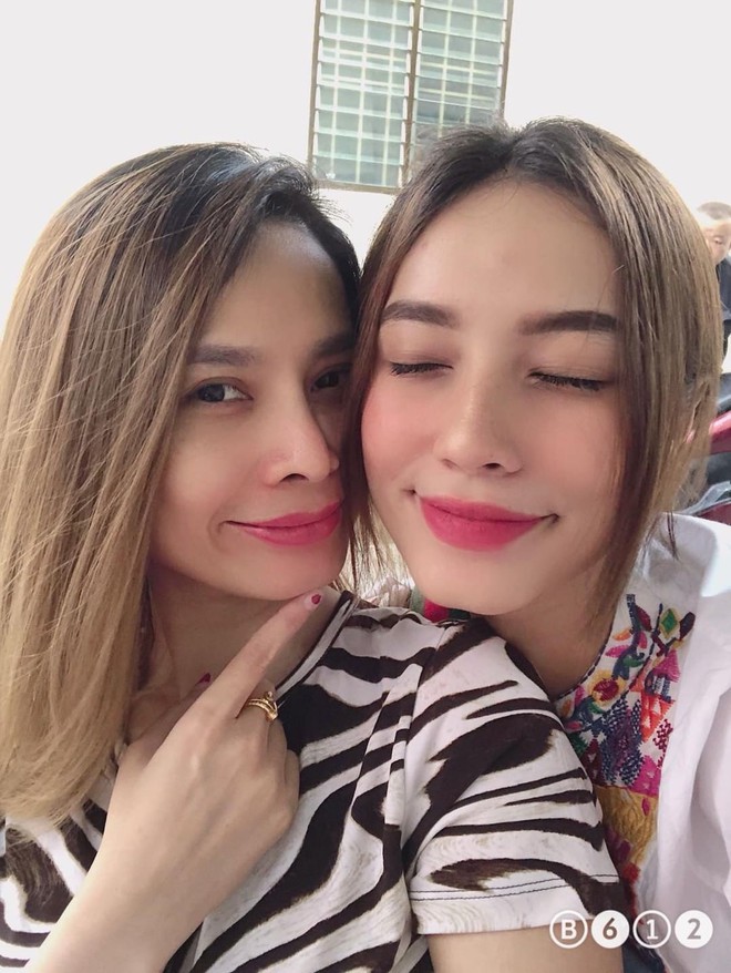 Selfie c&ugrave;ng con g&aacute;i 19 tuổi, mẹ trẻ U40 tung hoả m&ugrave; v&igrave; nhan sắc hack tuổi đỉnh cao - Ảnh 8.