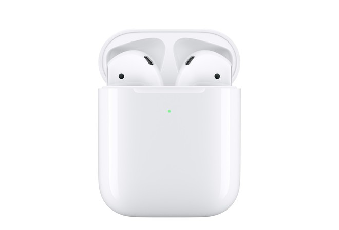 CEO Apple quá cáo già khi bán lẻ sạc không dây cho AirPods mới với giá 79 USD - Ảnh 1.