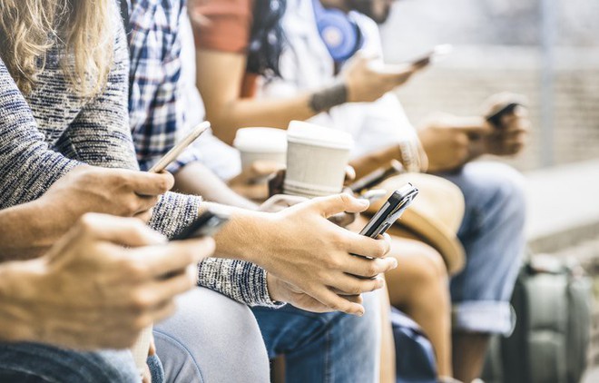 Tại sao gi&aacute; smartphone c&agrave;ng ng&agrave;y c&agrave;ng đắt: H&oacute;a ra chỉ l&agrave; c&uacute; lừa g&acirc;y sốc hoặc c&ograve; mồi! - Ảnh 2.