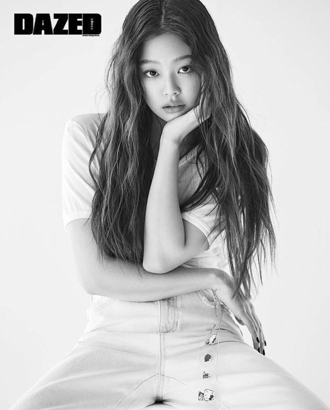 Cùng lên bìa 1 tạp chí nhưng sau 2 năm, vẻ đẹp và thần thái của Jennie (Black Pink) đã thay đổi ngoạn mục - Ảnh 9.