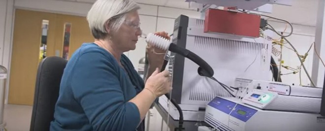 Người phụ nữ c&oacute; c&aacute;i mũi thần kỳ, ngửi được bệnh thần kinh cấp cao từ trước khi n&oacute; xảy ra - Ảnh 1.