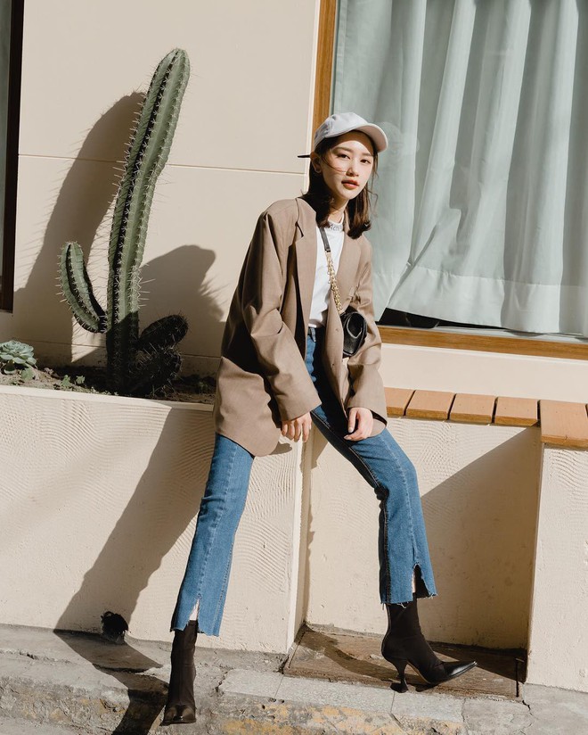 C&oacute; đến 4 style kh&aacute;c nhau từ cặp b&agrave;i tr&ugrave;ng quần jeans + blazer phục vụ c&aacute;c chị em c&ocirc;ng sở - Ảnh 10.