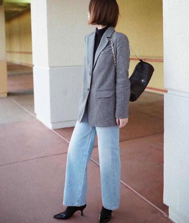 C&oacute; đến 4 style kh&aacute;c nhau từ cặp b&agrave;i tr&ugrave;ng quần jeans + blazer phục vụ c&aacute;c chị em c&ocirc;ng sở - Ảnh 13.