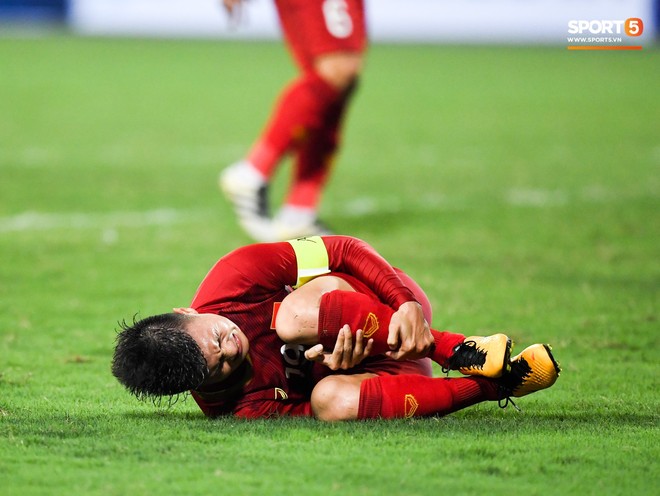 U23 Việt Nam lo ngay ngáy với chấn thương của Quang Hải - Ảnh 4.