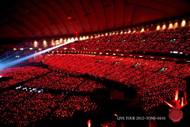 Trước l&ugrave;m x&ugrave;m Jiyeon v&agrave; Sunmi, h&oacute;a ra chẳng thiếu những lần fandom Kpop chiến nhau cực căng chỉ v&igrave; tranh gi&agrave;nh m&agrave;u sắc! - Ảnh 6.