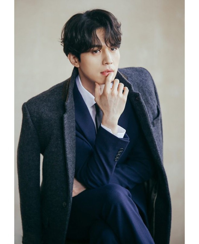 Vì sao fan của Produce X 101 cứ nằng nặc đề cử Host Lee Dong Wook cho vị trí... Center? - Ảnh 2.