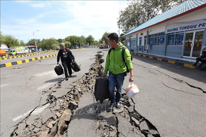 Lại xảy ra động đất mạnh tại Indonesia - Ảnh 1.