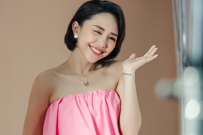L&acirc;u l&acirc;u mới lại xắn tay v&agrave;o bếp trổ t&agrave;i nữ c&ocirc;ng gia ch&aacute;nh, T&oacute;c Ti&ecirc;n bị bỏng cấp độ 2 phải đi bệnh viện băng b&oacute; - Ảnh 3.