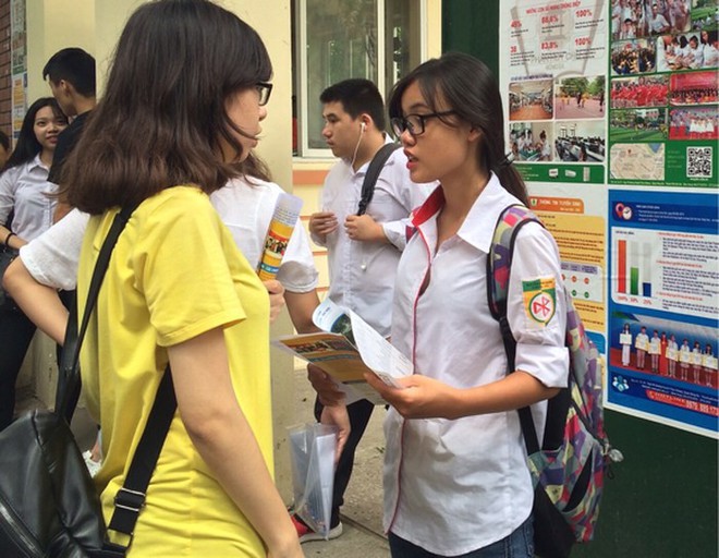 Tuyển sinh lớp 10 H&agrave; Nội: Học sinh sẽ c&oacute; 3 ng&agrave;y để x&aacute;c nhận nhập học - Ảnh 1.